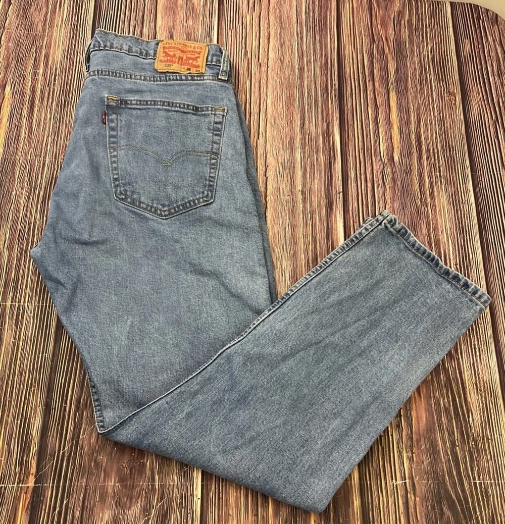 Levis 505 Jeans Regular Fit Straight Leg Light Wash Mens Sz 36x32 (Actual 36x31)